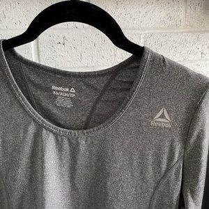 🤸 NWOT Long Sleeve Reebok Top 🤸